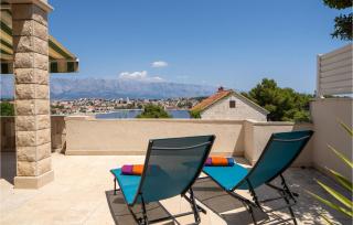 Nice Apartment In Selca With Kitchen - 9