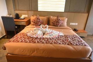 Boulevard Premium Luxury Hotel - 2