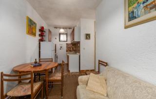 Amazing Apartment In Porec With Wifi - 3