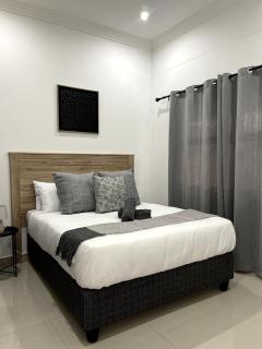 Upmarket 2 Bedroom Apartment Ballito - 8