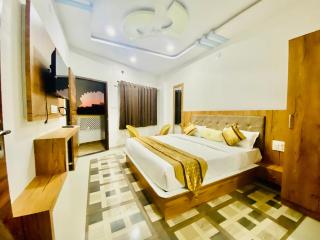 Hotel at Pichola Lake Nathi Ghat Brahmpole Udaipur - 5