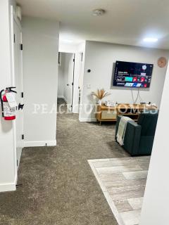 Peaceful Homes - Elegant 2 Bedroom Suite - 7