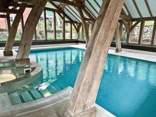 Groom's Cottage - E5398 - 3