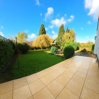 3 Bedroom whole house with free car parking - 3