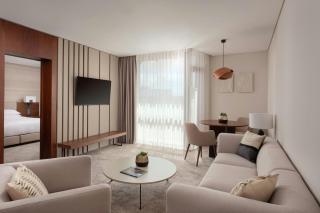 Lisbon Marriott Hotel - 8