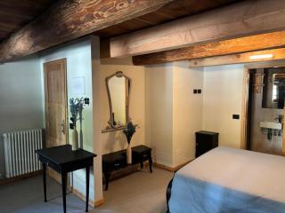 Riverside Room Joseph - 6