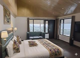 Omavya Hotel Manali - 8