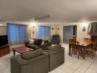 Pet Friendly 4 Bedroom Single Level Family Home - 6