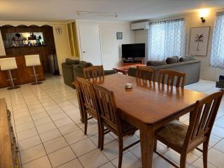 Pet Friendly 4 Bedroom Single Level Family Home - 3