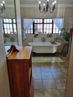 The Rex Garden Cottage - 7