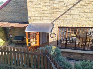 The Rex Garden Cottage - 4