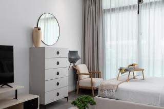 Maison Privee - Serene Studio Escape with Balcony in JVC - 7