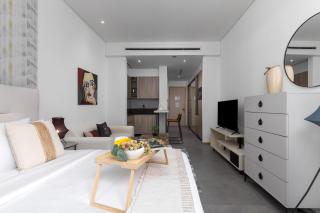 Maison Privee - Serene Studio Escape with Balcony in JVC - 6