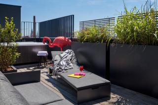 Roomers Munich, Autograph Collection - 8