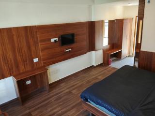 Hotel Morainic Hills Mall Road Bhagsunag - 3