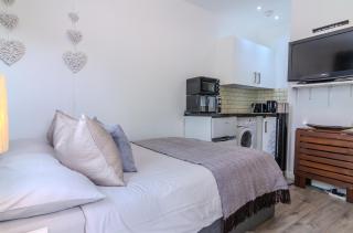 Cosy Studio Flat - 8
