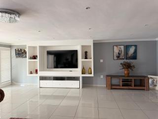 Entertainers delight near the beach & wine routes - 6