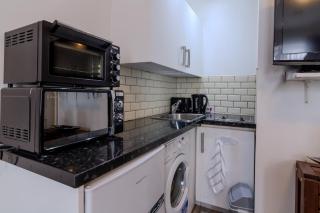 Cosy Studio Flat - 3