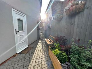 Cosy Studio Flat - 2