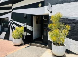 Craftmanship Urban stay with Exquisite Views & Big Balcony Maboneng - 8