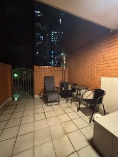 2 Bed 2 Bath Apartment with Secure Parking in Sydney CBD - 1 Min Walk To Darling Harbour & World Square- Center Of China Town - 7