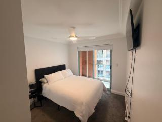 2 Bed 2 Bath Apartment with Secure Parking in Sydney CBD - 1 Min Walk To Darling Harbour & World Square- Center Of China Town - 3