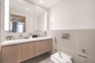 Luxury 3 Bedroom Apartment in Creek Harbour - 8