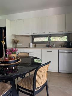 הבית בחוף הזהב - Caesarea - 4