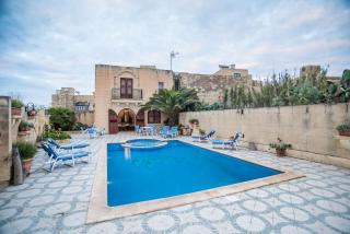 Ta' Karmni Charming Farmhouse with Pool and Jacuzzi - 4