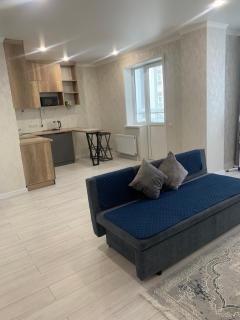 Евродвушка около посольства США - 3