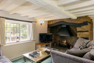 Beautiful 5-Bedroom Home with Cinema & Games Room - 6