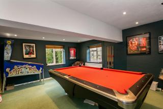 Beautiful 5-Bedroom Home with Cinema & Games Room - 5