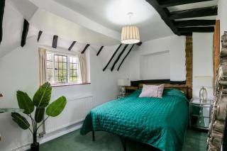 Beautiful 5-Bedroom Home with Cinema & Games Room - 2