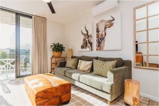 George City Centre Stunning Mountain views - 6