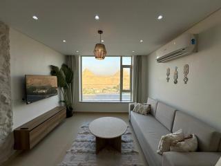 First Row to Pyramids 2BDR Apt - 0