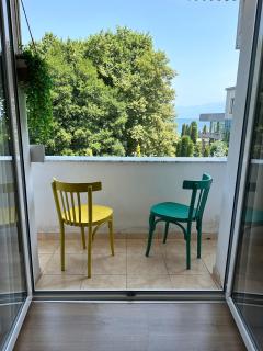 modern apartment in city center ,balcony with park & lake view - 9