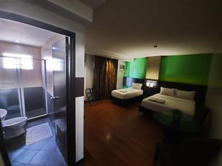 Lorenzzo Suites Hotel Makati - 6