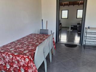 Haut de maison T4 à Petit Canal - 2