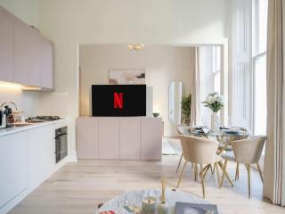 Bright & Stylish Apartment in Prime London - 4