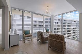 Chic Three-Bedroom Oceanfront Apartment with Stunning Views - 0