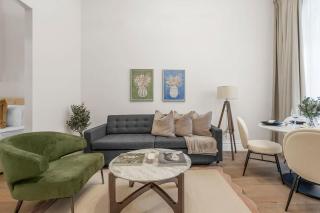 Sophisticated 2-Bed Apartment in Central London - 1