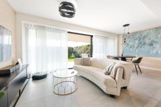 Costa Elegant Escape - 0