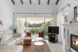 Beautiful Golfside Hideaway - 9