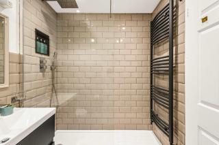 Contemporary Central Apartment - 2