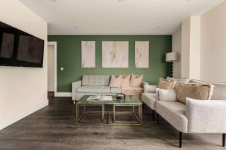 Contemporary 3 Bed London Apartment - 9