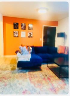 Downtown Condo, sleeps 6, minutes from Broadway! - 5