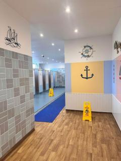 Whitecliff bay Bembridge, 3 x bedrooms, Cosy Caulkers Rest 10, Main side of the resort by the beach, pools & entertainment - 6