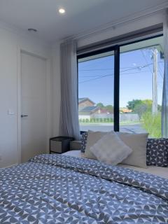 Luxury 4BR w Modern Kicthen & fantastic location - 3