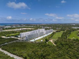 Aqua Luxe @ Cana Rock terrace to pool access E-105 - 3