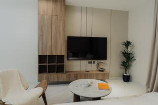 Marina Sea View,elegant And Spacious - High Floor - 8